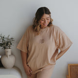 SIGNATURE TEE | PECAN (WOMEN'S)