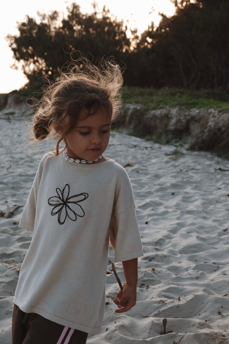 Flower Logo Embroidered Tee | Natural