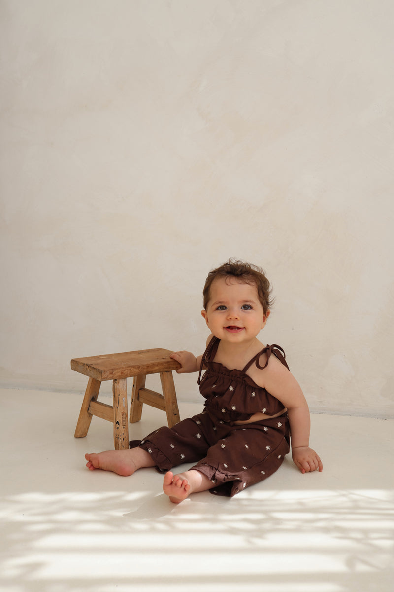 Linen Ruffle Embroidered Crop - Espresso